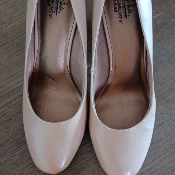 Chunky Beige Heels - Picture 2 of 5